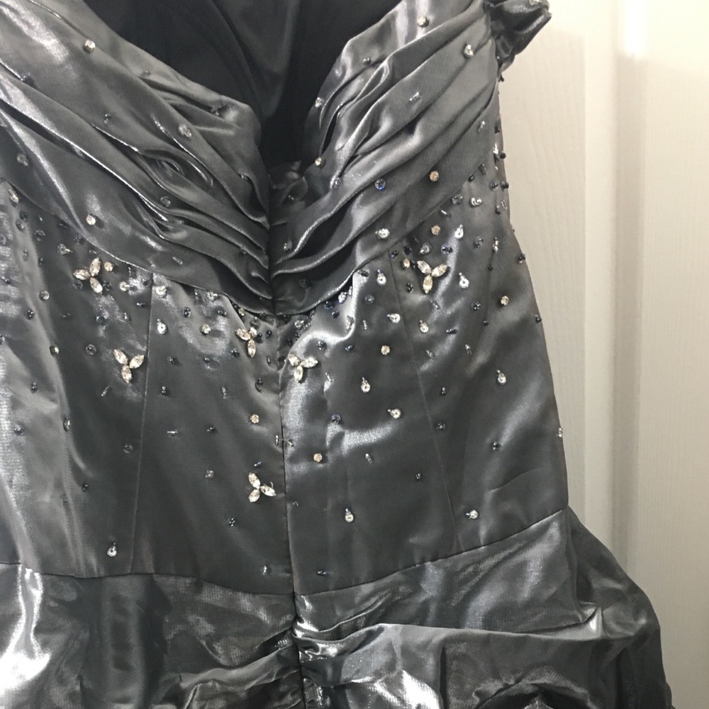 Silver prom/ball gown/dress with crystal design - Picture 4 of 8